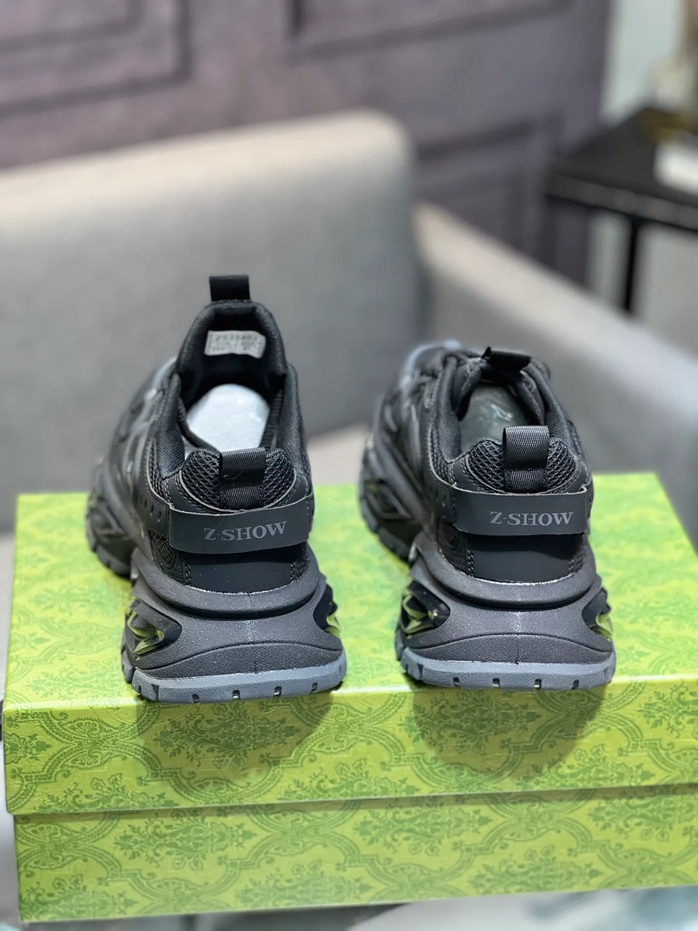 💰¥460 Brand: GUCCI Standard code: 38-44, Material: original material splicing, comfortable and breathable lining, lightweight and wear-resistant sports outsole Style category: men's fashionable casual shoes, running, sports shoes, distinguished luxury brand elements, top luxury